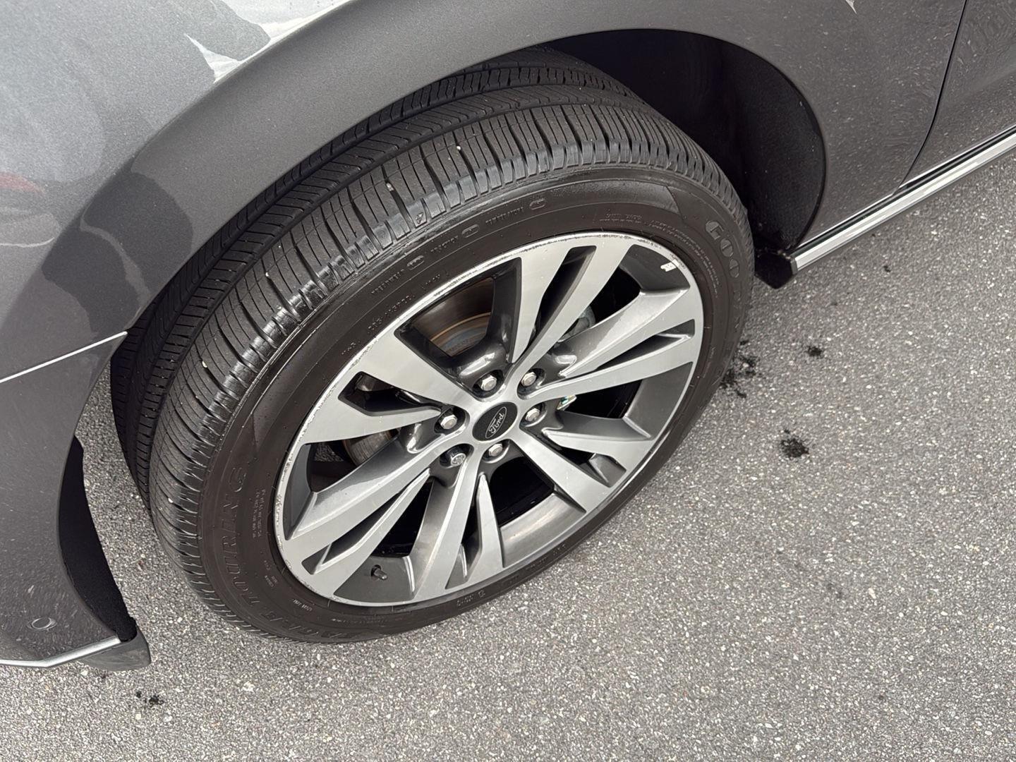Used 2020 Magnetic Metallic Ford Limited image 29