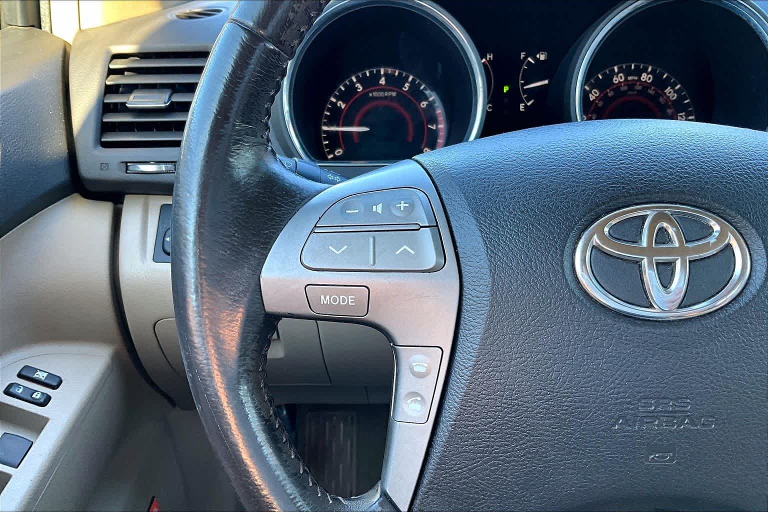 Used 2009 Blizzard Pearl Toyota Limited image 23