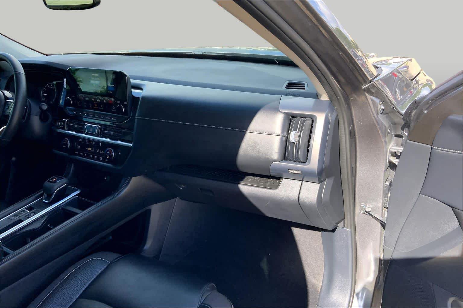 Used 2022 Gun Metallic Nissan SL image 18
