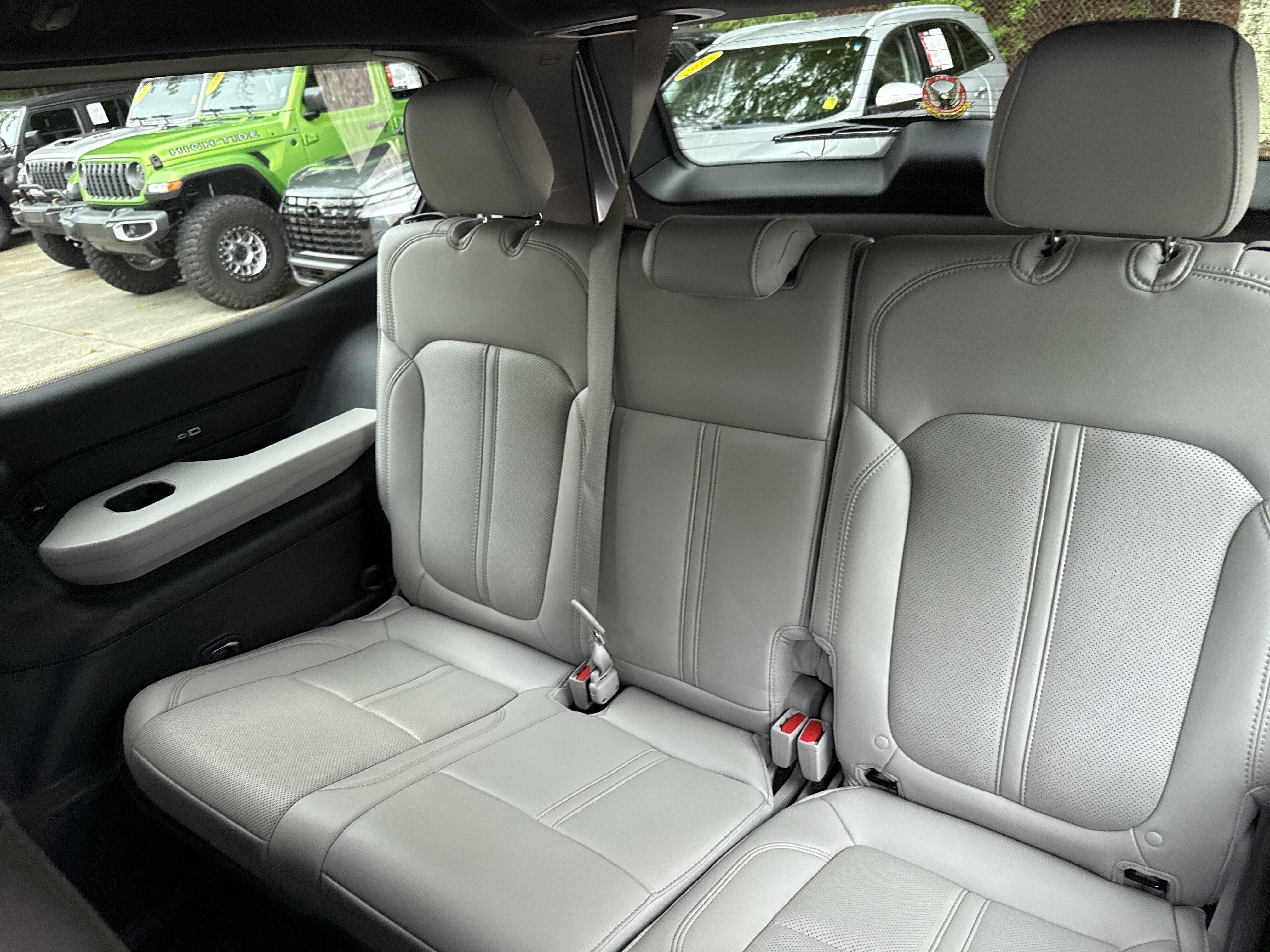 Used 2025 Bright White Clearcoat Jeep Base image 21