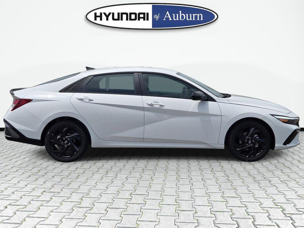 New 2026 White Hyundai SEL Sport image 4