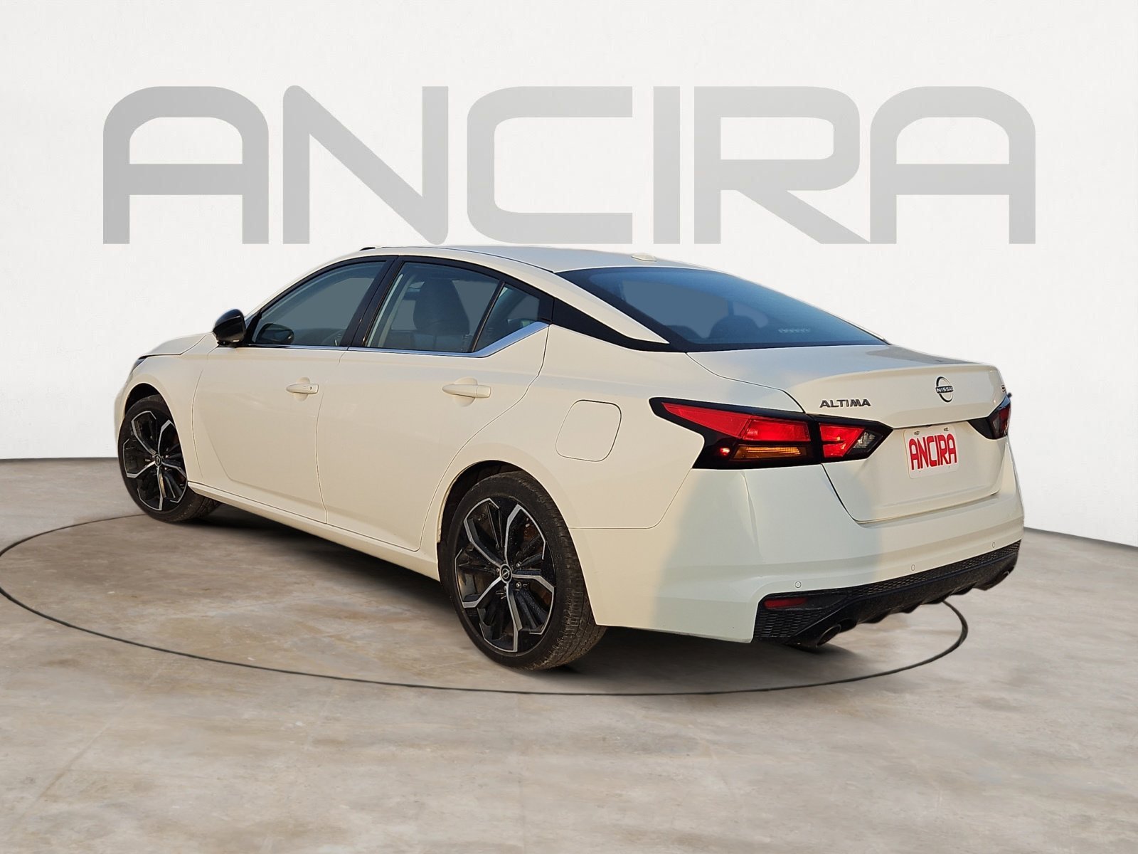 Used 2024 Glacier White Nissan 2.5 SR image 7