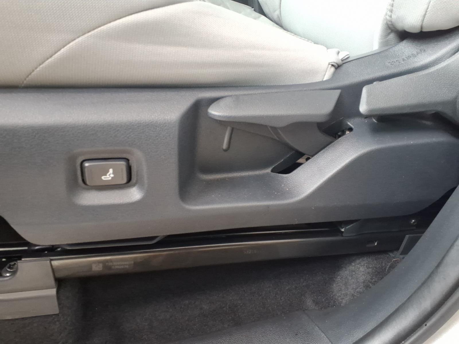 2026 Toyota Tacoma SR5 - Photo 10