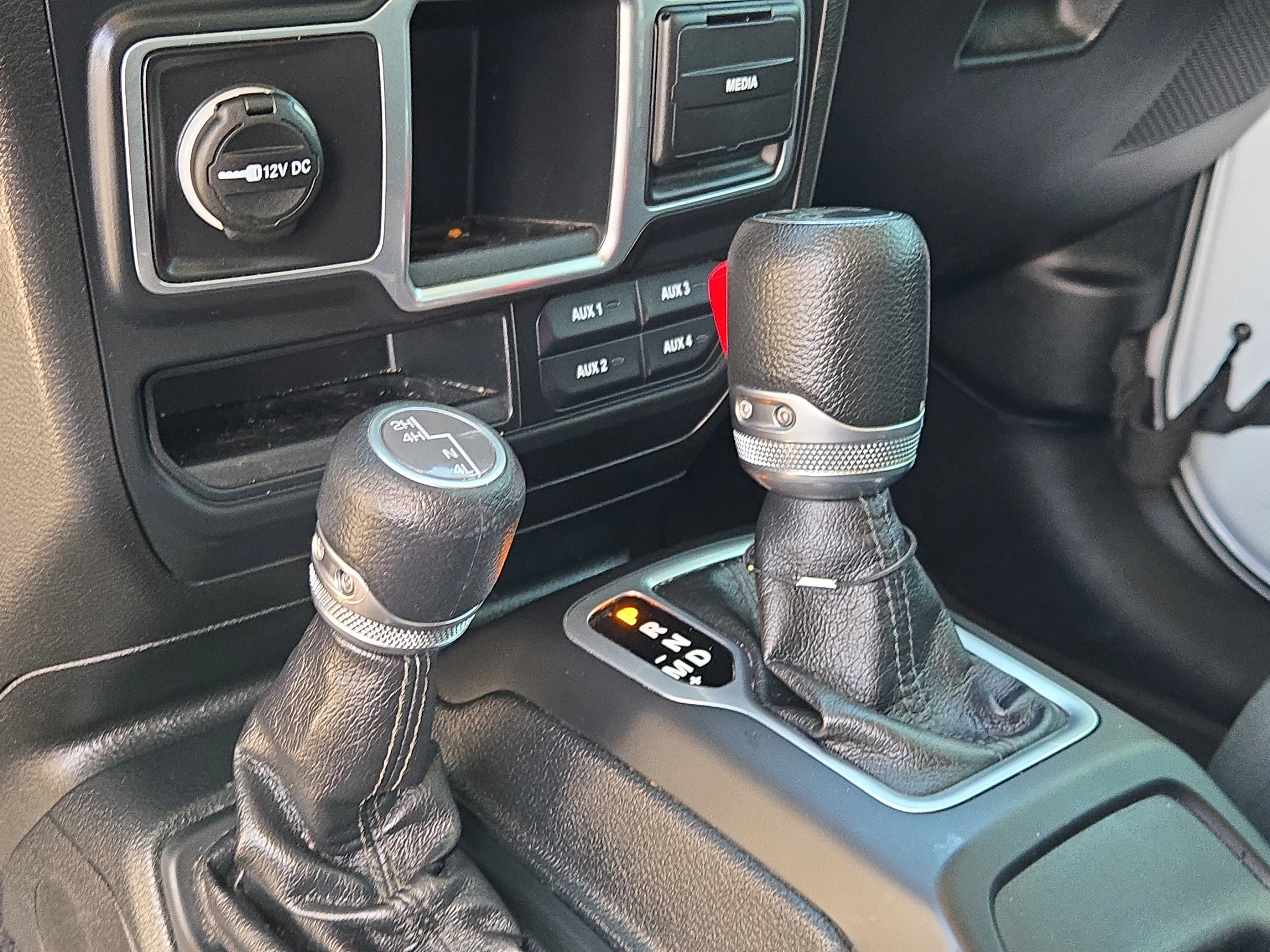 Used 2018 White Jeep Sport image 34