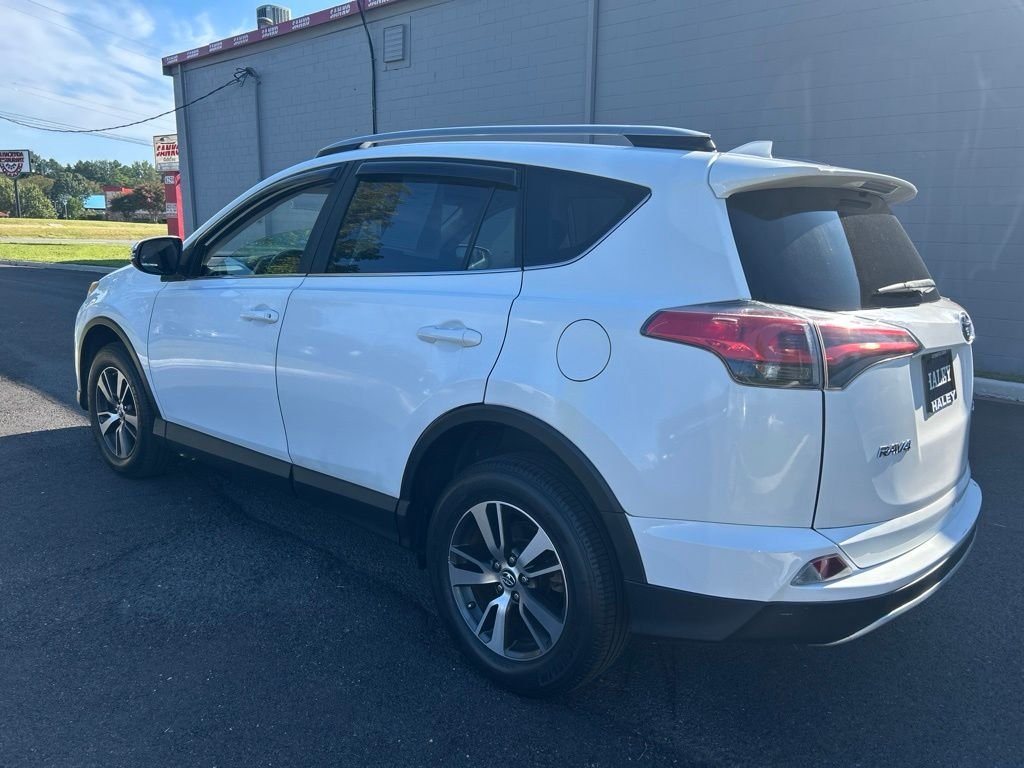 Used 2017 White Toyota XLE image 7