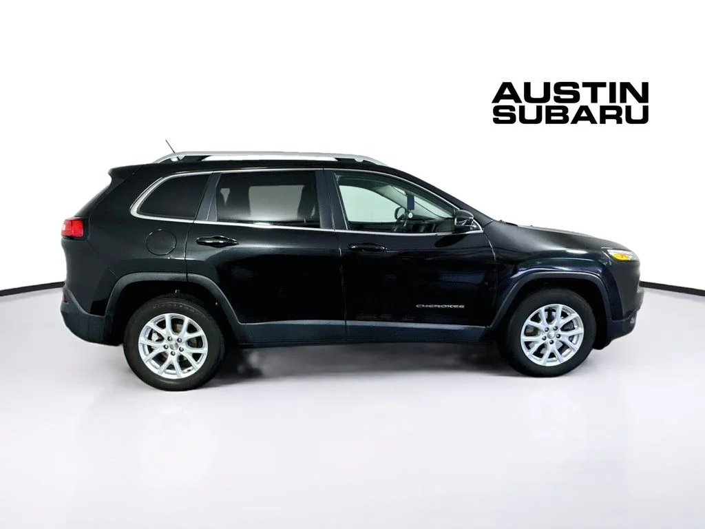 Used 2016 Black Jeep Latitude image 8