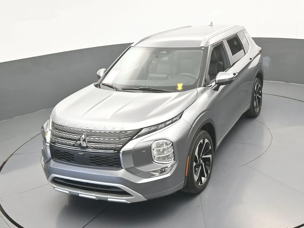 Used 2022 Silver Mitsubishi SEL image 50