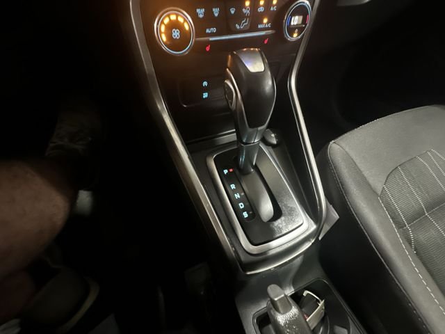 Used 2020 Silver Ford SE image 27