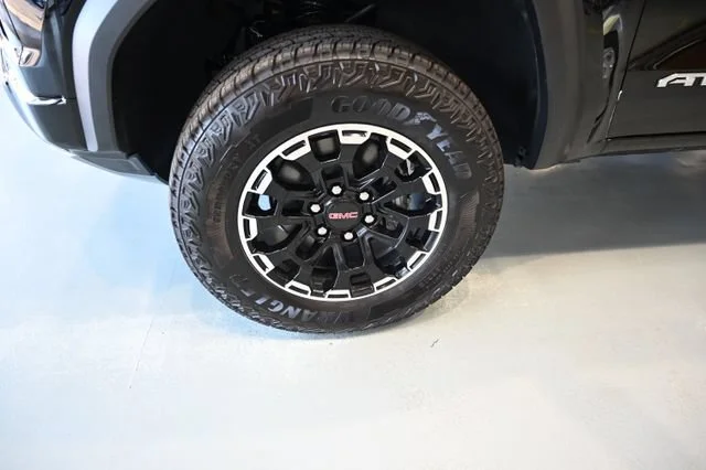 2026 GMC Canyon AT4 - Photo 32