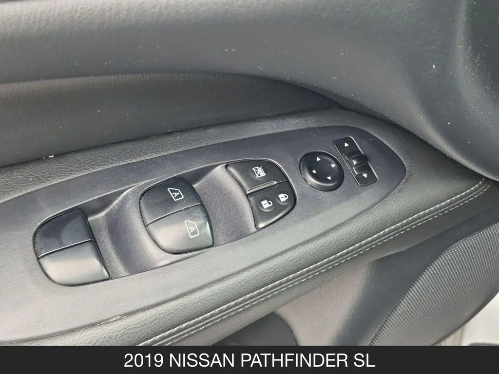 Used 2019 Silver Nissan SL image 25