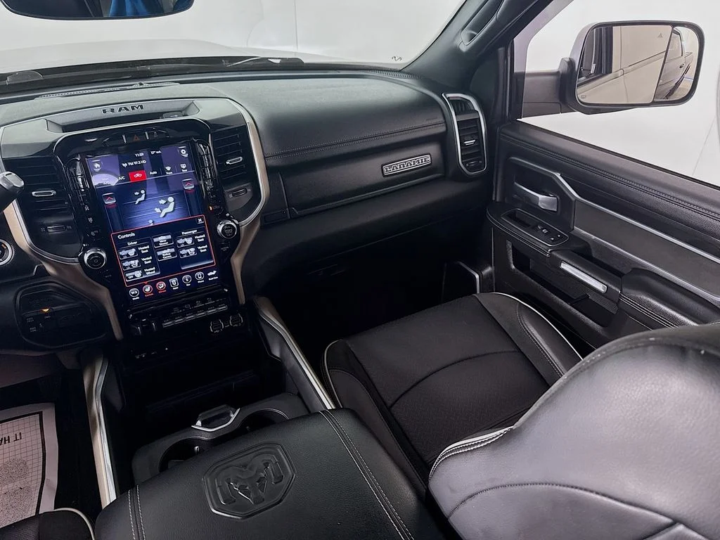 Used 2019 Diamond Black Crystal Pearlcoat Ram Laramie image 26
