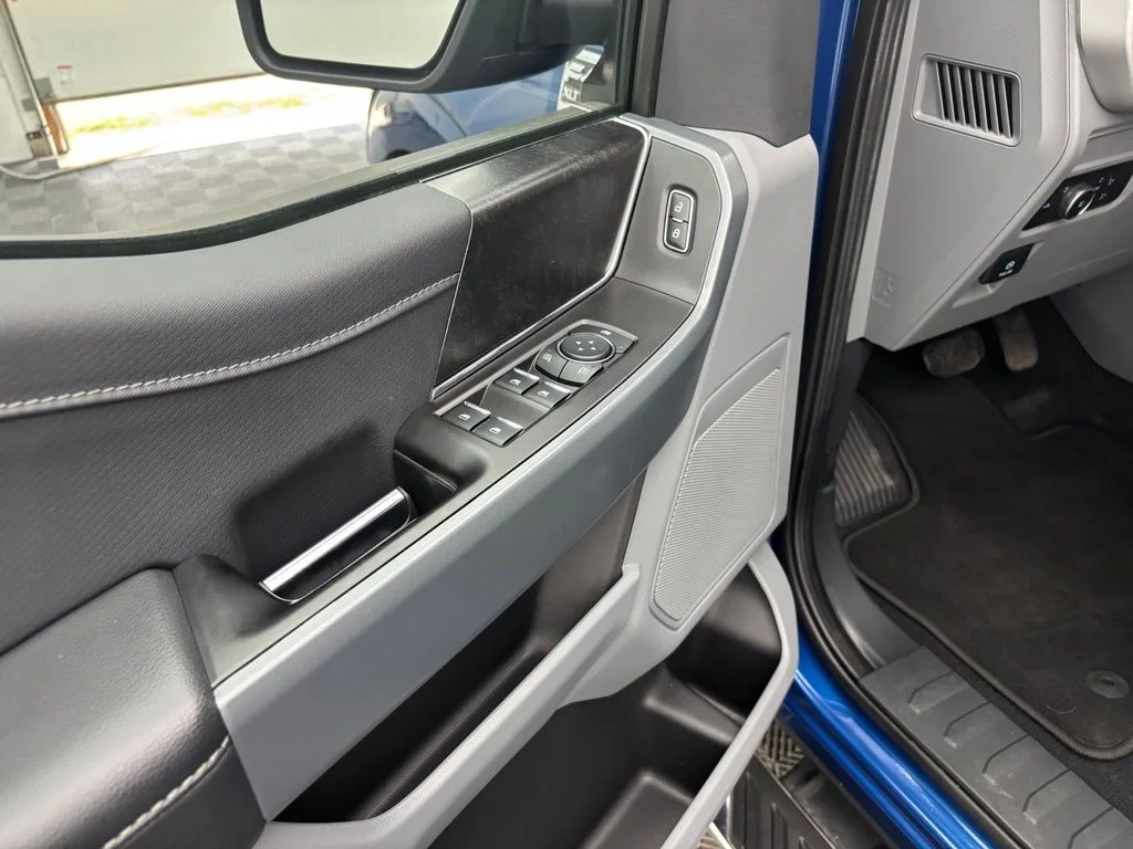 Used 2023 Blue Ford XLT image 17