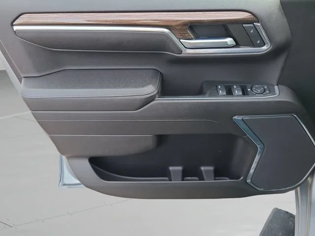 Used 2023 Sterling Gray Metallic Chevrolet LT image 15