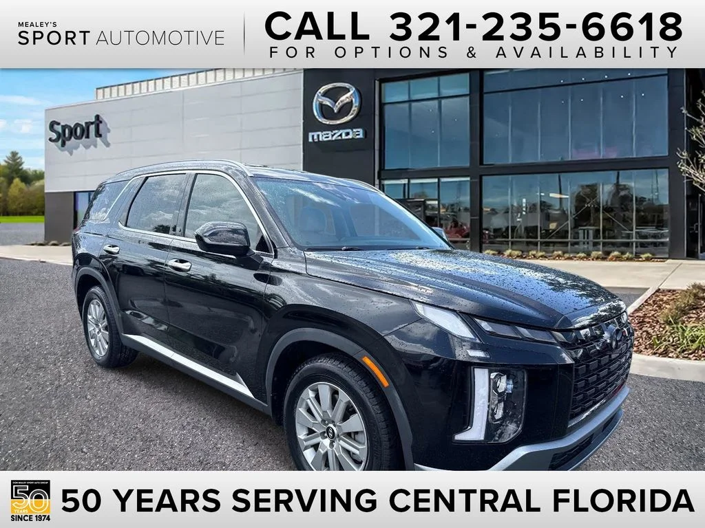 Used 2023 Black Hyundai SEL image 1