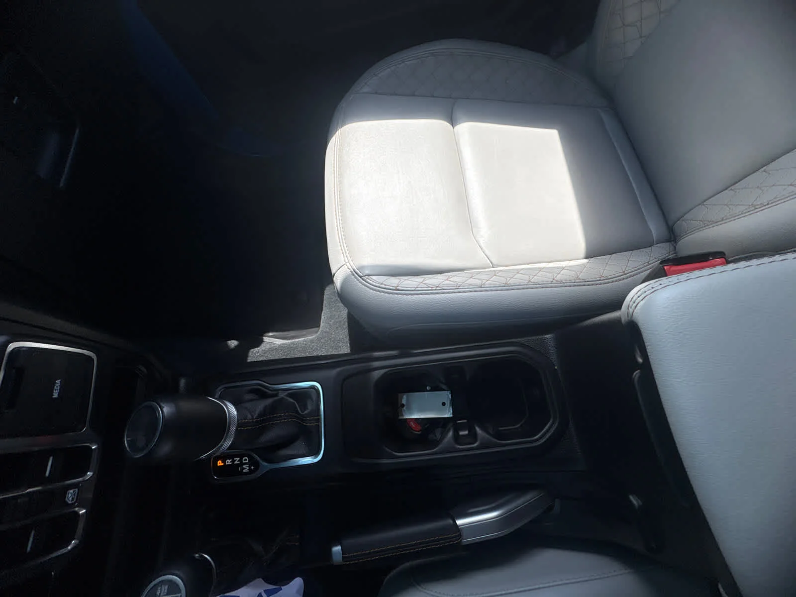 Used 2022 Hydro Blue Pearlcoat Jeep Unlimited Sahara High Altitude image 29