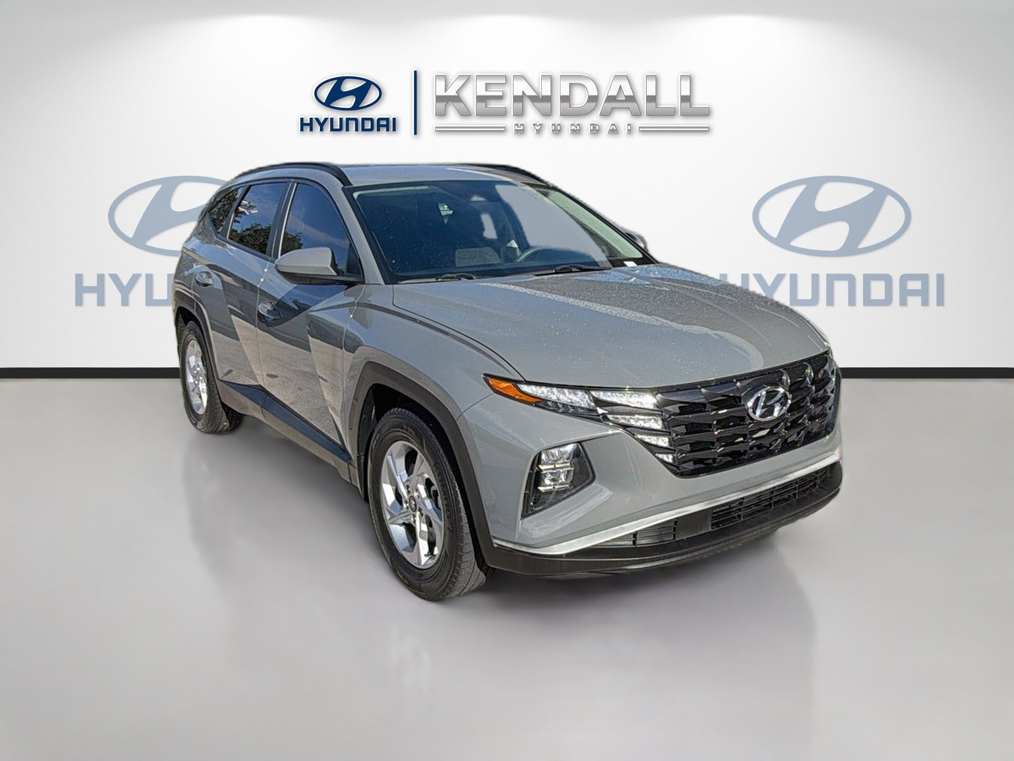 Used 2024 Hampton Gray Hyundai SEL image 1