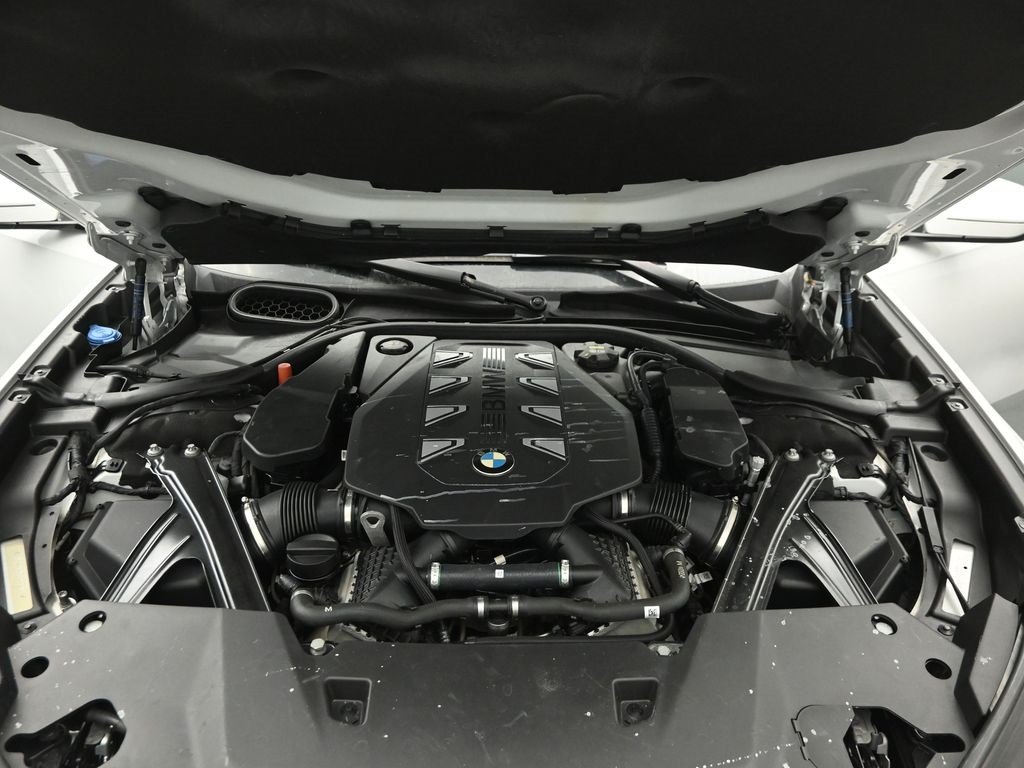 2023 BMW 760I - Image 32
