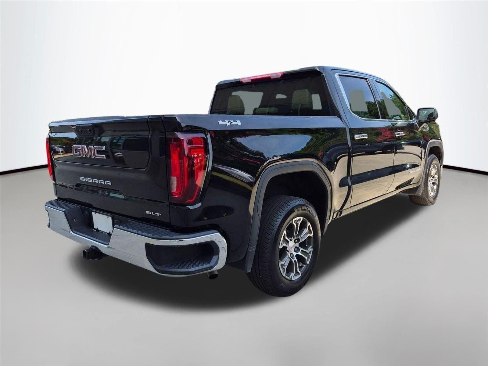 Used 2025 Onyx Black GMC SLT image 5