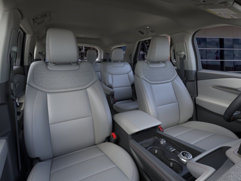New 2026 Star White Metallic Tri-Coat Ford Active image 10