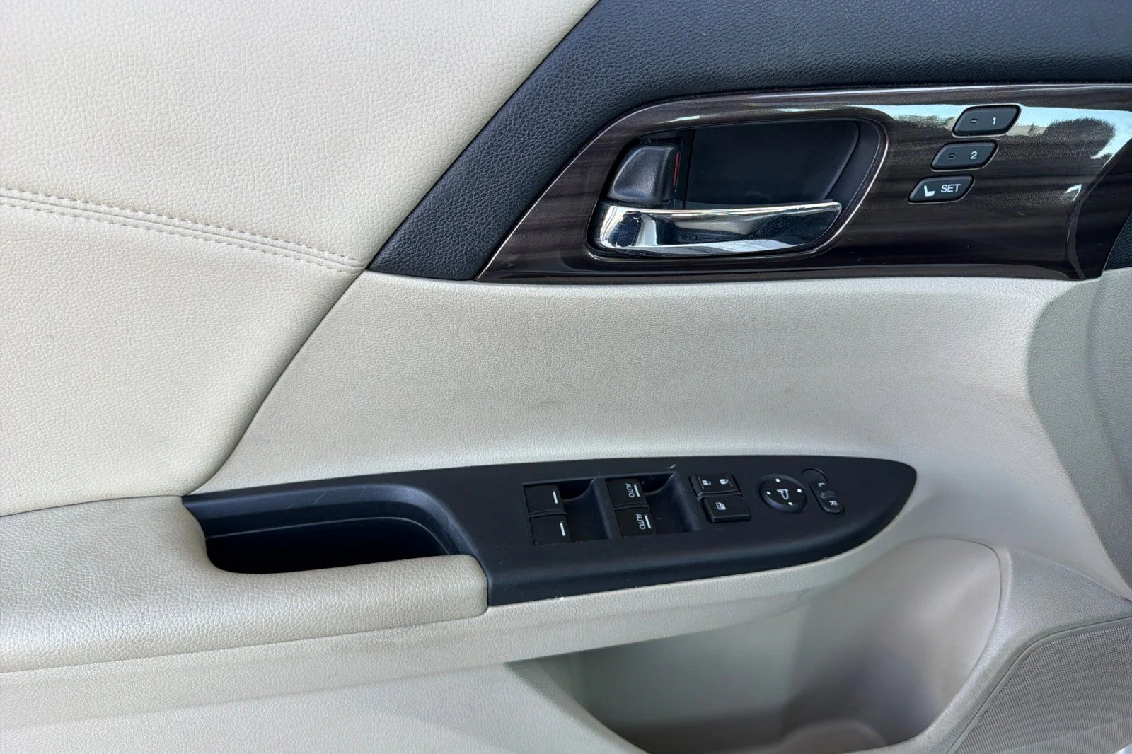 Used 2016  Honda EX-L image 13