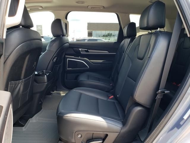 Used 2021 Silver Kia S image 12