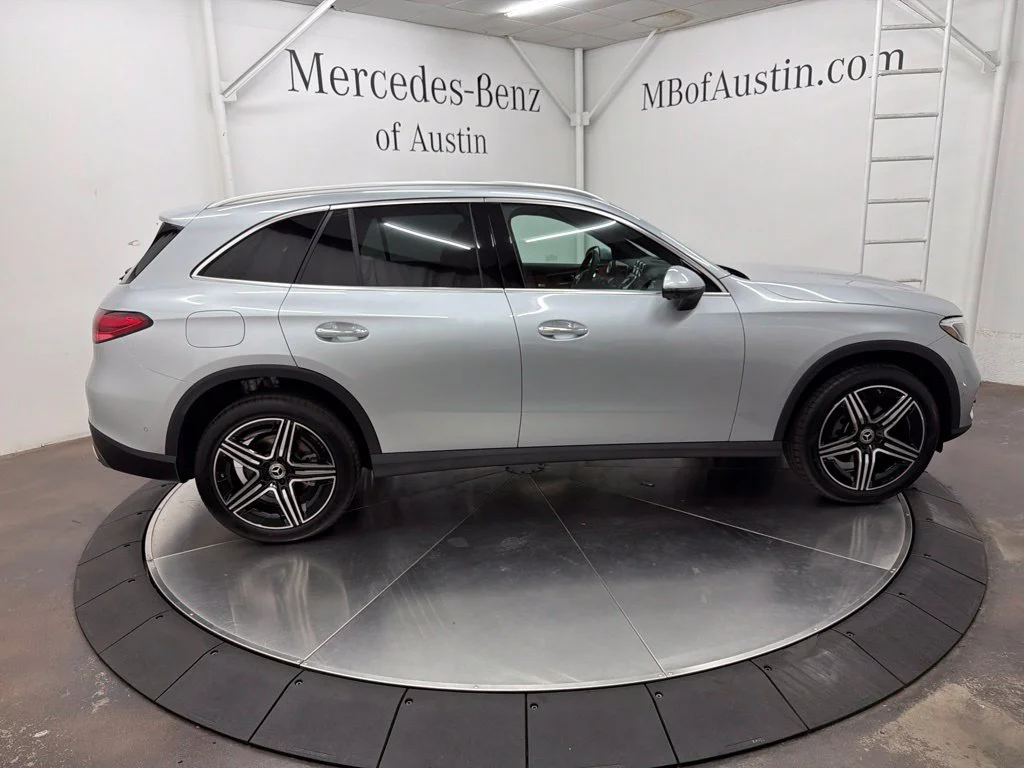 New 2027 Silver Mercedes-Benz GLC 300 image 8
