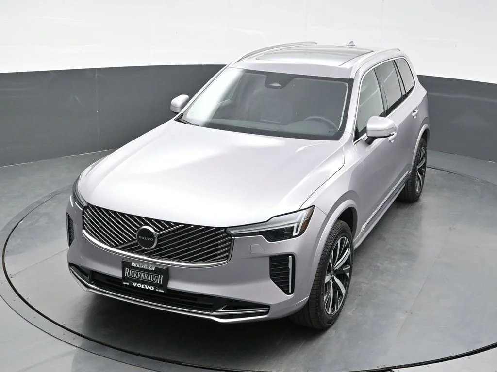 Used 2026 Aurora Silver Volvo Core image 31