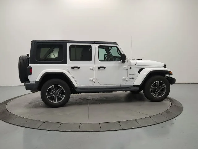 Used 2023 White Jeep Sahara image 9