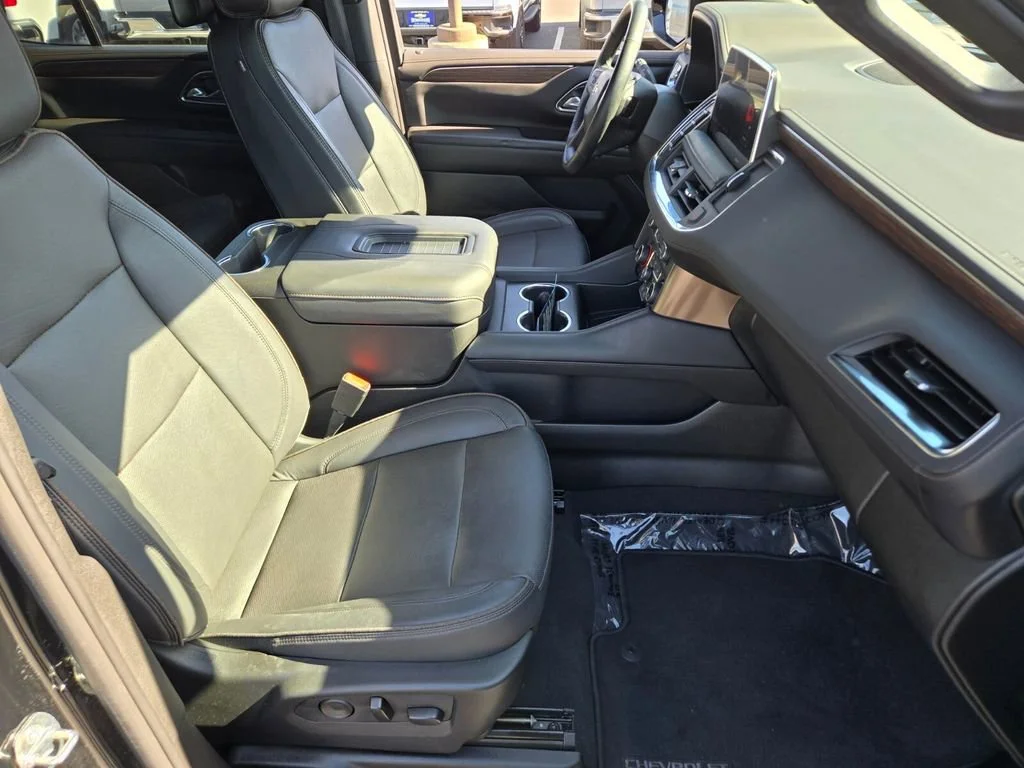 Used 2024 Black Chevrolet High Country image 16