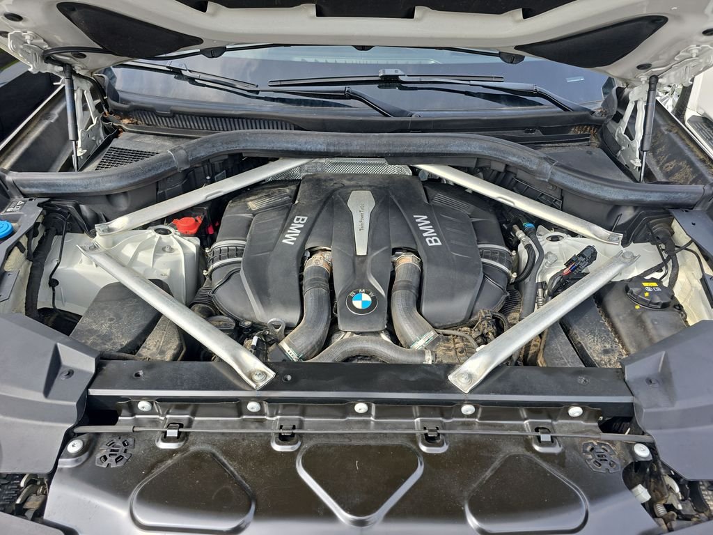 Used 2020 White BMW xDrive50i image 24
