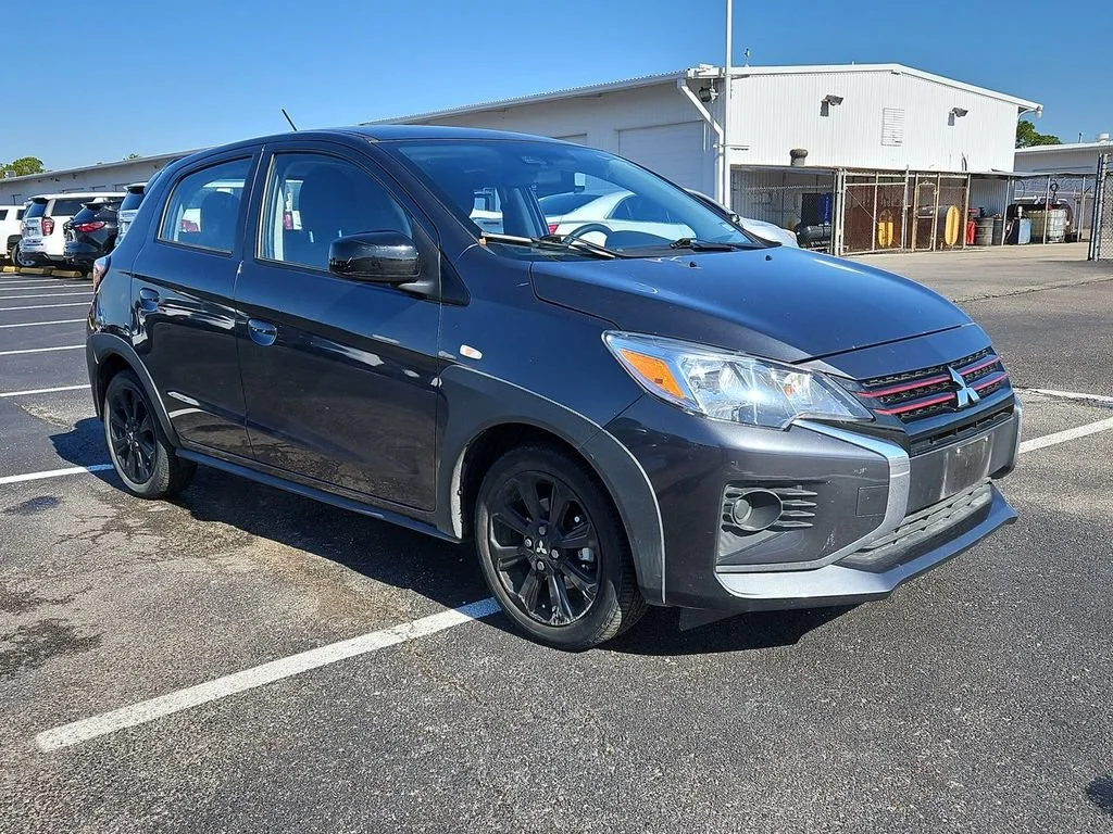 Used 2024 Gray Mitsubishi Black Edition image 8