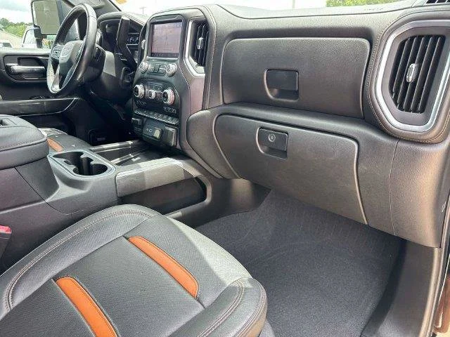 Used 2022 Black GMC AT4 image 18
