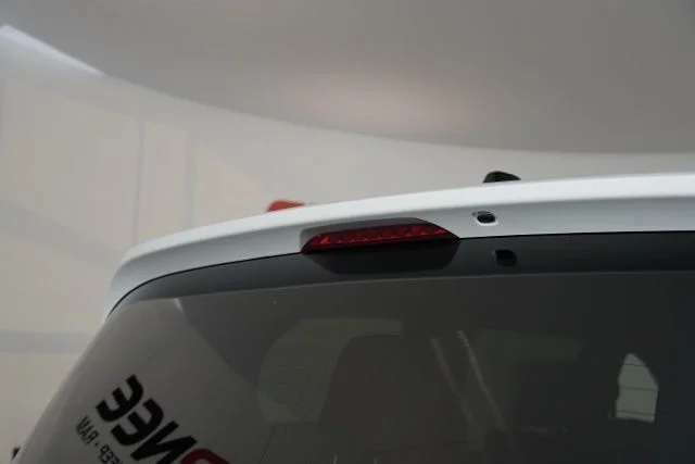 New 2026 Bright White Clear-Coat Exterior Paint Chrysler Select image 39