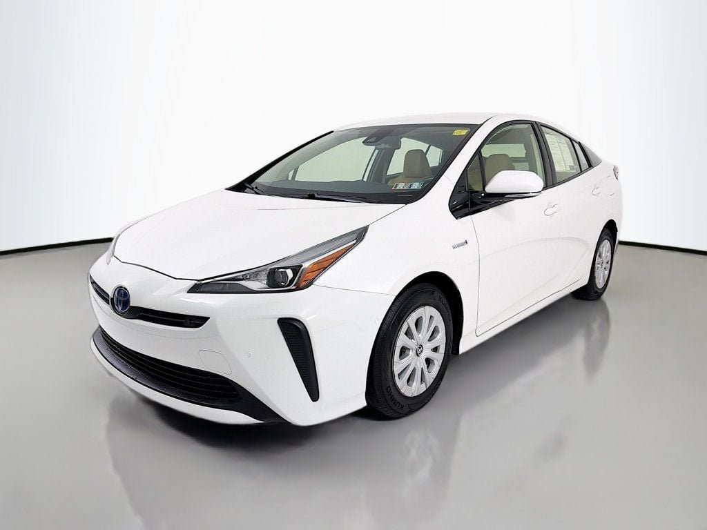 Used 2020 Blizzard Pearl Toyota LE image 3