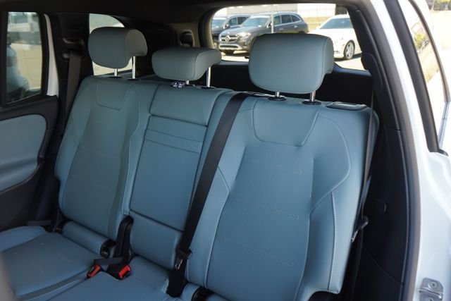 Used 2026  Mercedes-Benz GLB 250 image 25