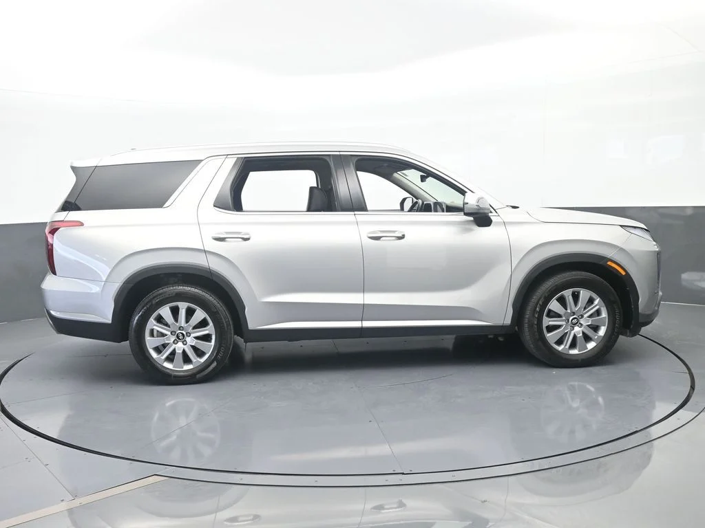 Used 2025 Typhoon Silver Hyundai SEL image 6