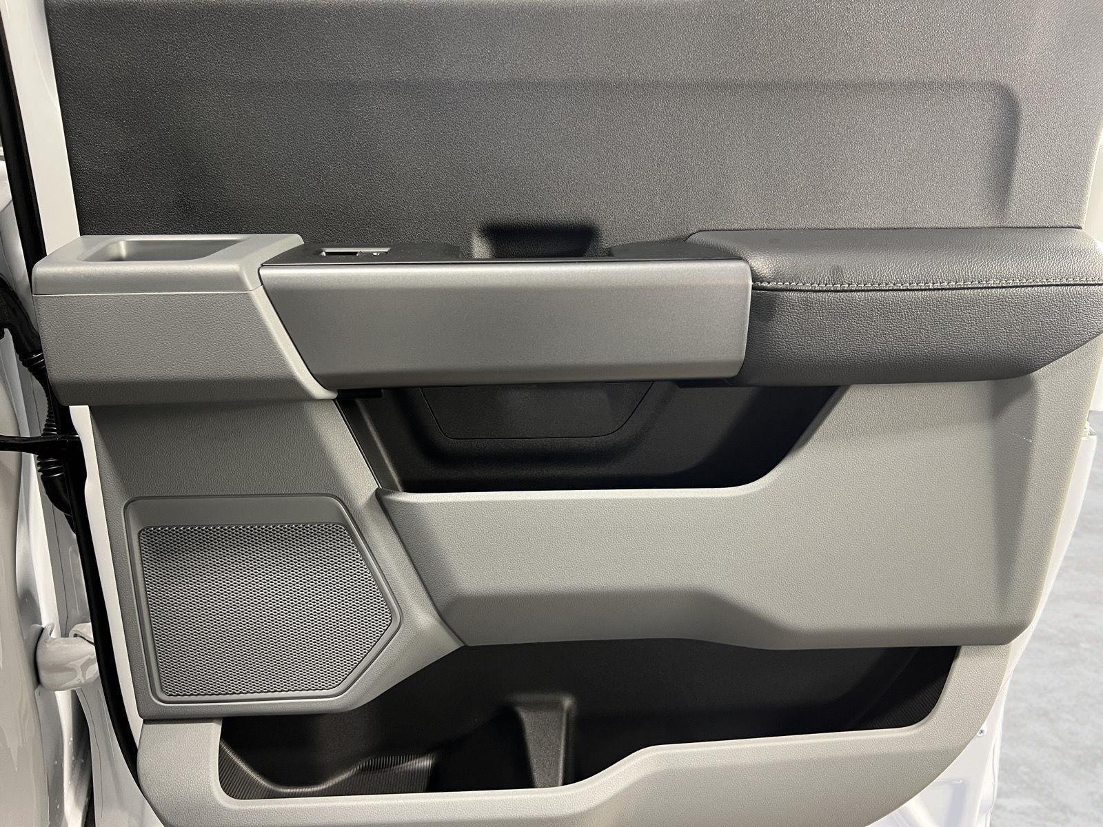 New 2026 Oxford White Ford F-250® XL image 21