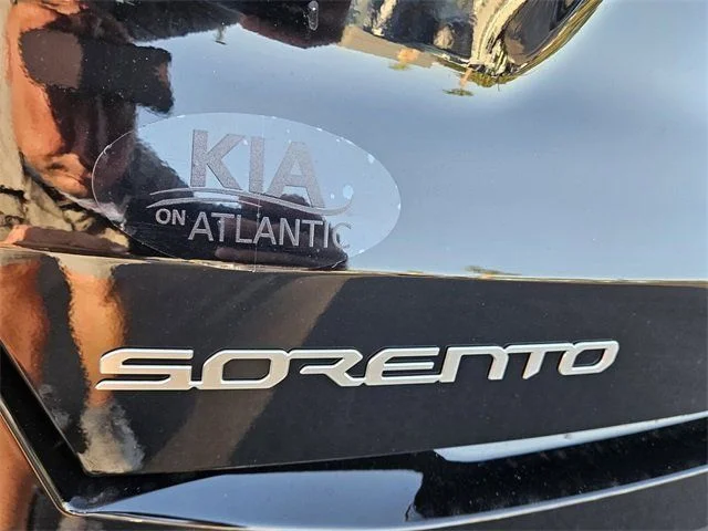 2025 Kia Sorento S - Photo 9