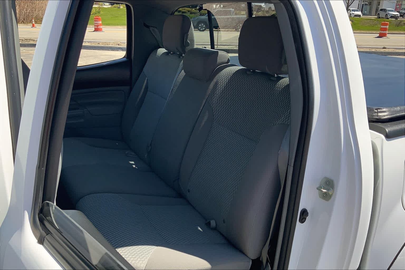 Used 2013 Super White Toyota  image 20