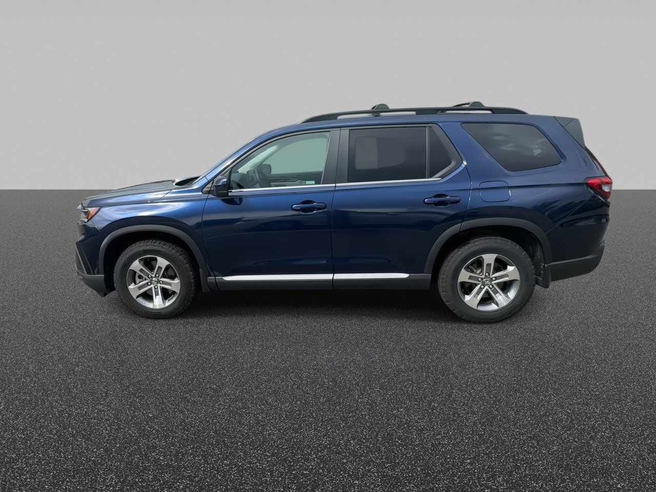 Used 2023 Blue Honda EX-L 8 Passenger image 5