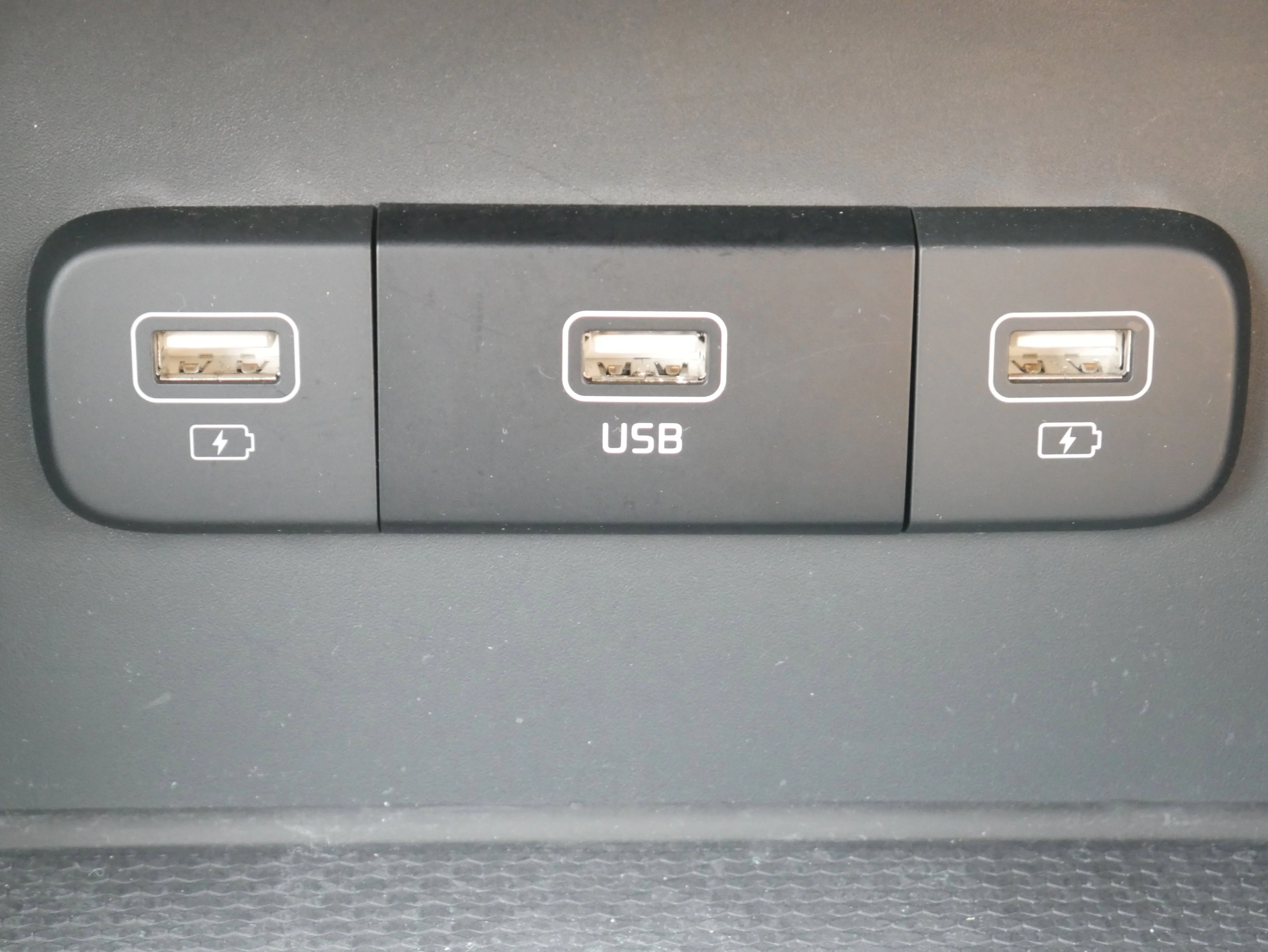 Used 2024 White Kia LX Seat Package image 21