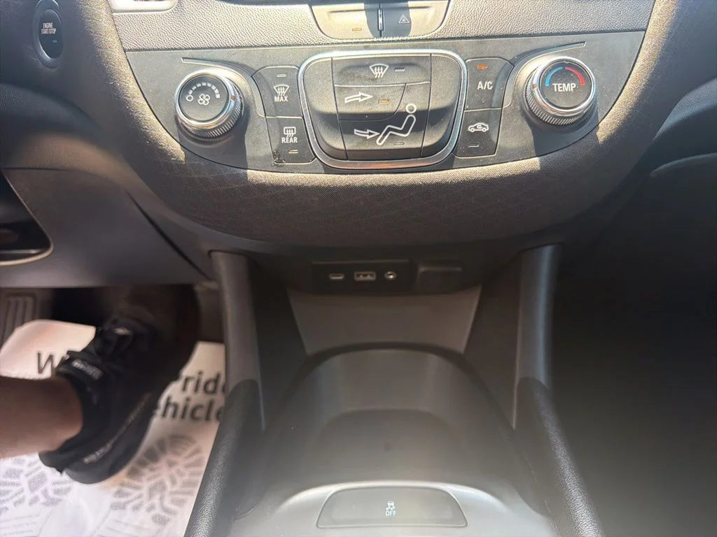 Used 2023 Red Chevrolet RS image 33