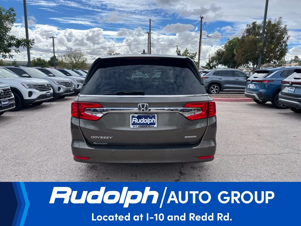 Used 2018 Forest Mist Metallic Honda Touring image 4