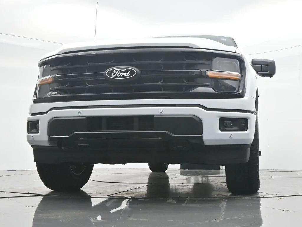 New 2026 Oxford White Ford XLT image 32