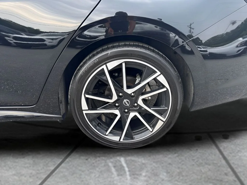 Used 2025 Black Nissan SR image 19
