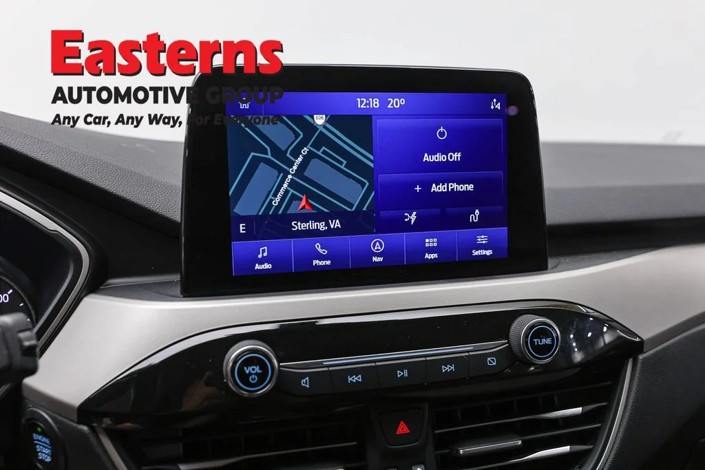 Used 2022 Blue Ford SE image 19