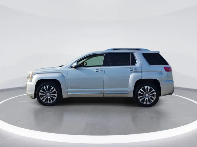 Used 2017 Silver GMC Denali image 5