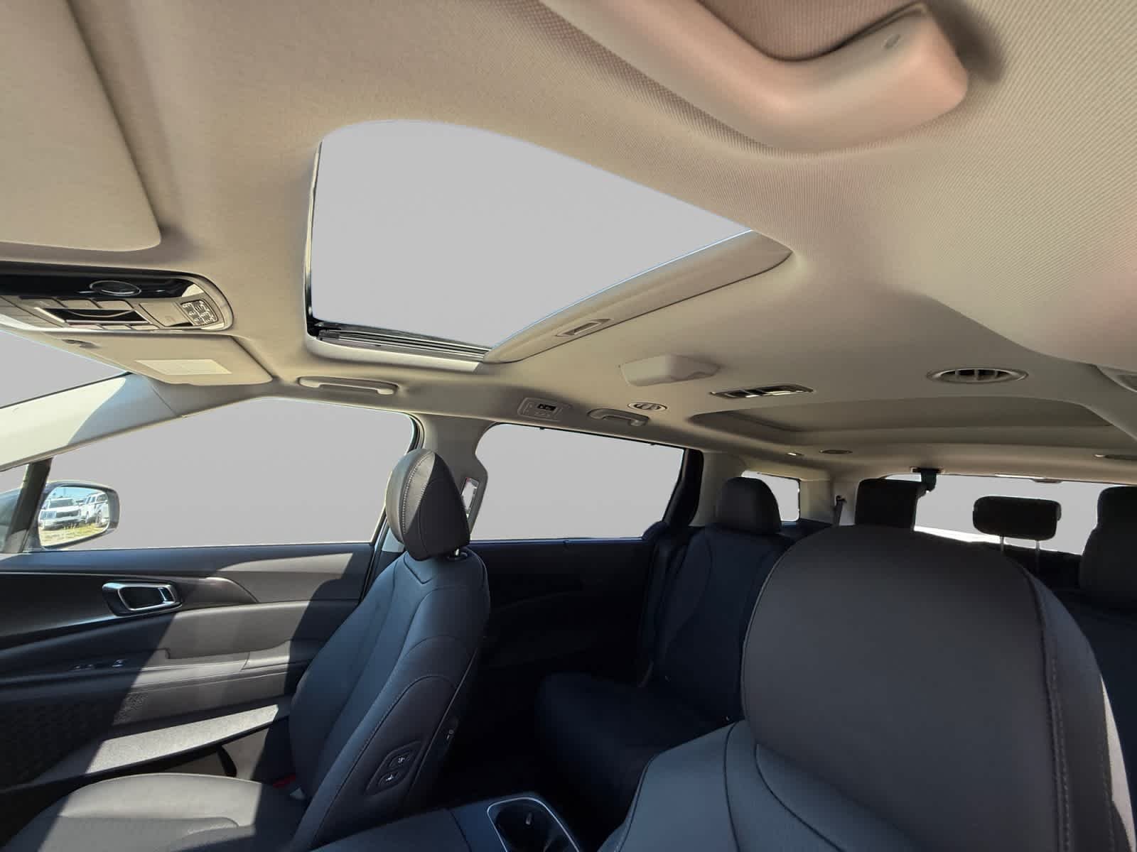 New 2026 Snow White Pearl Kia SX Prestige image 12