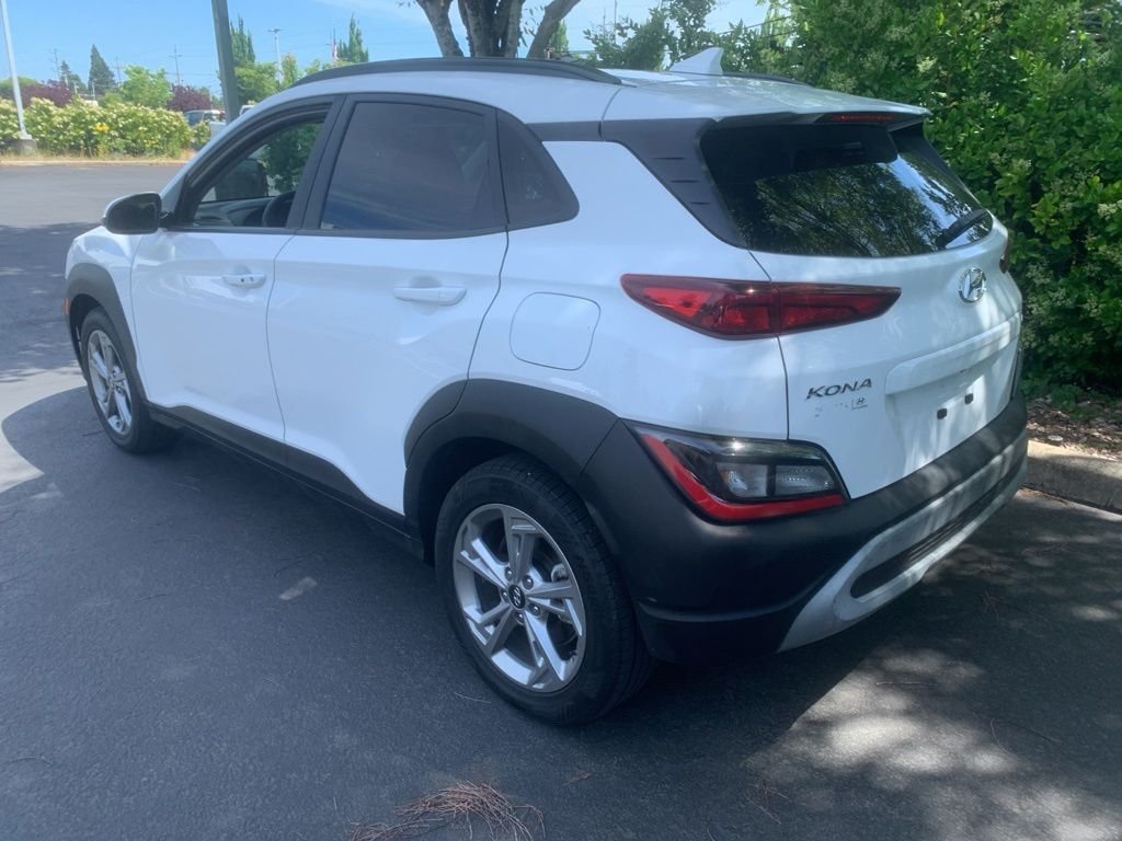 Used 2023 White Hyundai SEL image 2