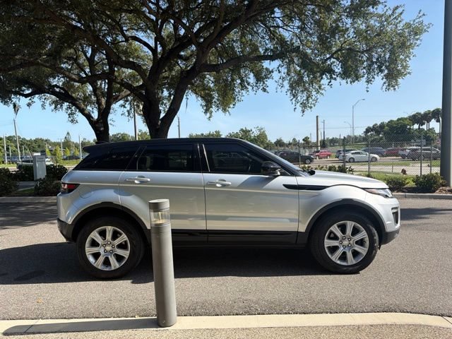 Used 2019 Silver Land Rover SE image 3